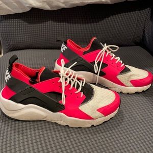 Men’s Nike huarache shoe